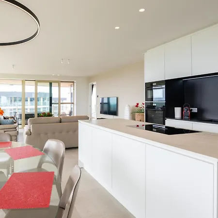 Wonderful New With Unbelievable Views * Ostenda